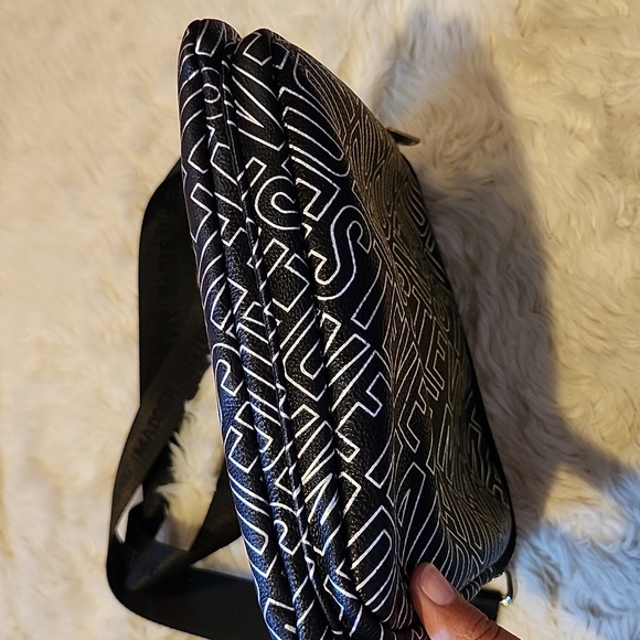 Steve Madden Crossbody Bag - Picture 12 of 12